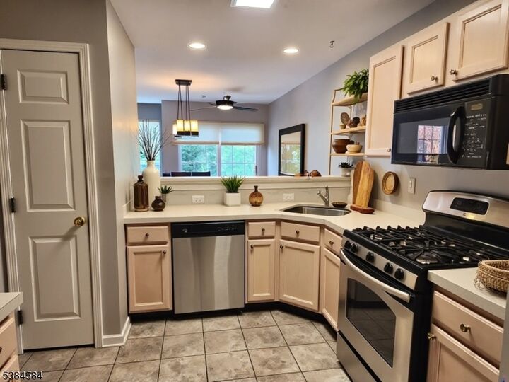 Property Photo:  1005 Wendover Ct  NJ 07869 