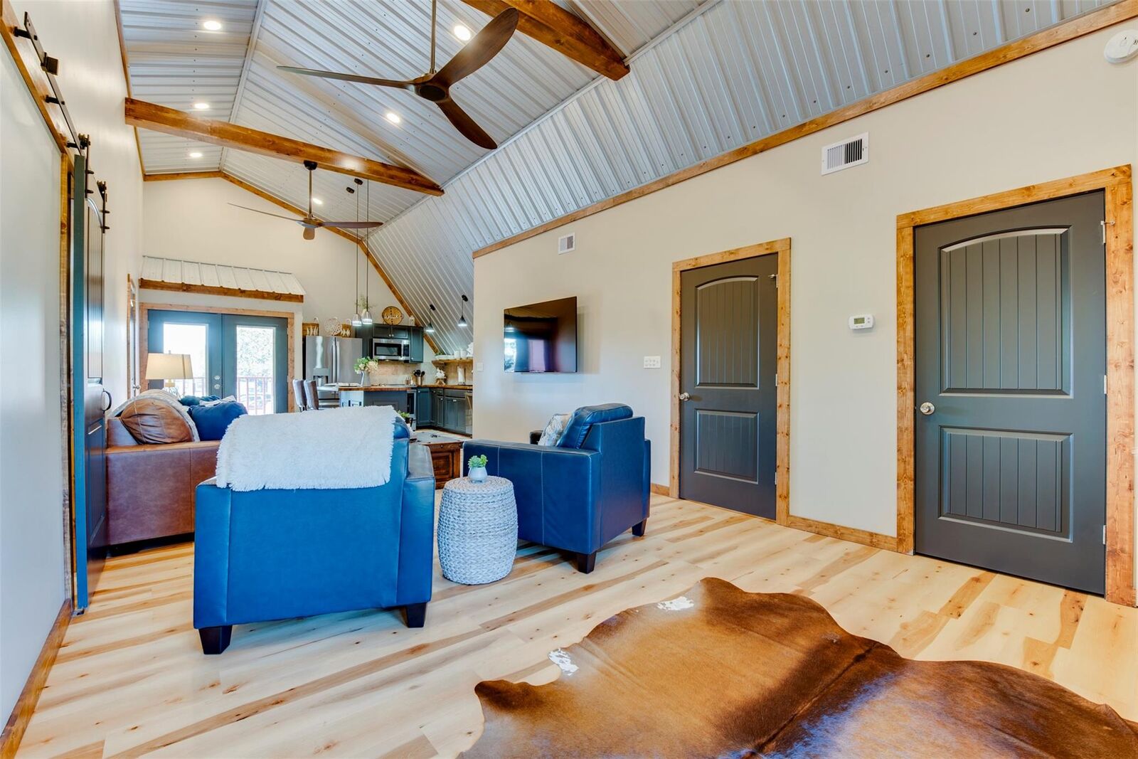 Property Photo: 1006 Fm 517 Road F TX 77511