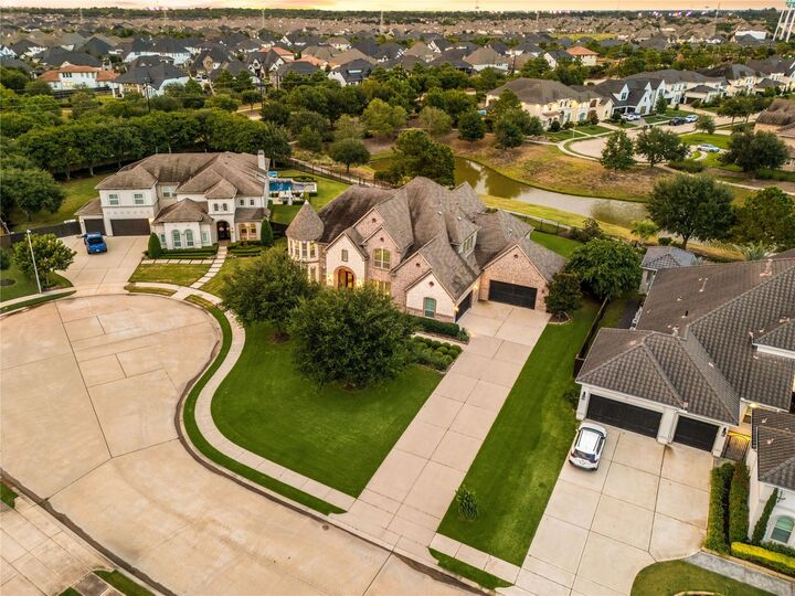 Property Photo:  2410 Legends Way  TX 77493