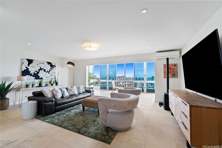999 Wilder Avenue 1703  Honolulu HI 96822 photo