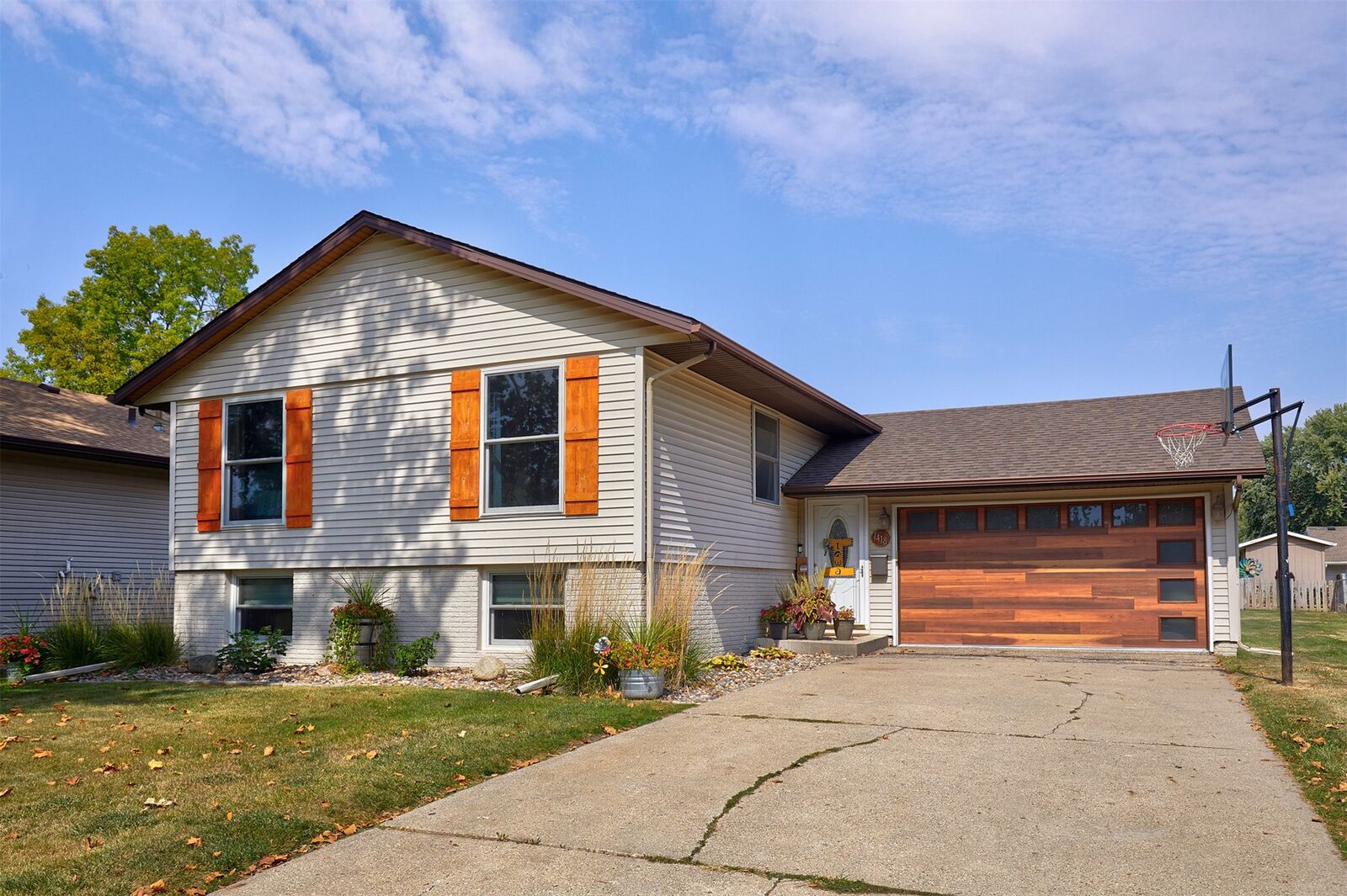 Property Photo: 1418 NW Pebble Drive IA 50023