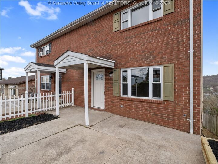 Property Photo:  211 Stuart Street  WV 25177 