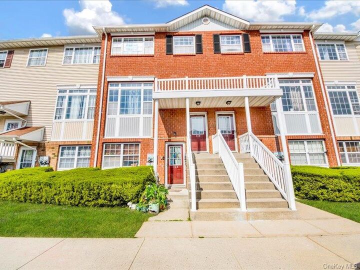 114 Beacon Lane  Bronx NY 10473 photo