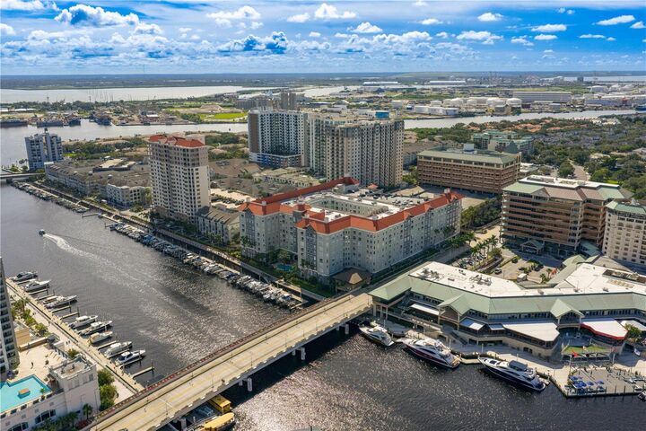 Property Photo:  700 S Harbour Island Boulevard 242  FL 33602 
