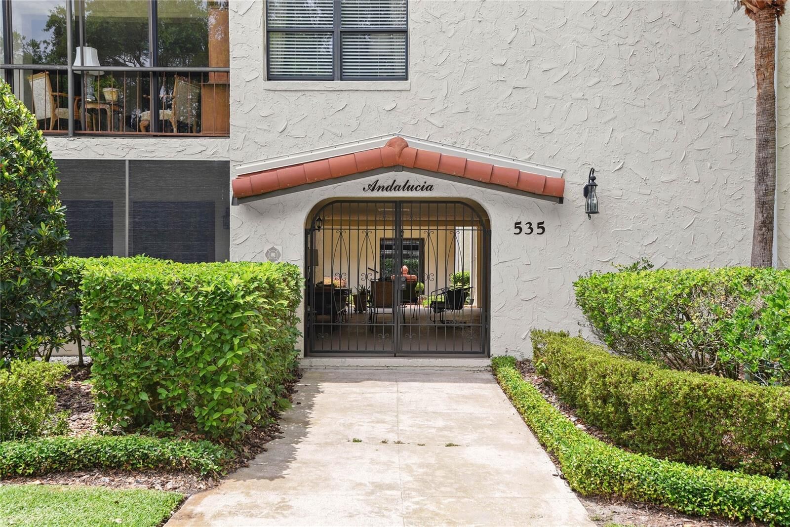 Property Photo:  535 N Interlachen Avenue 305  FL 32789 
