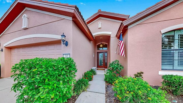Property Photo: 349 Laurel Falls Drive FL 33572