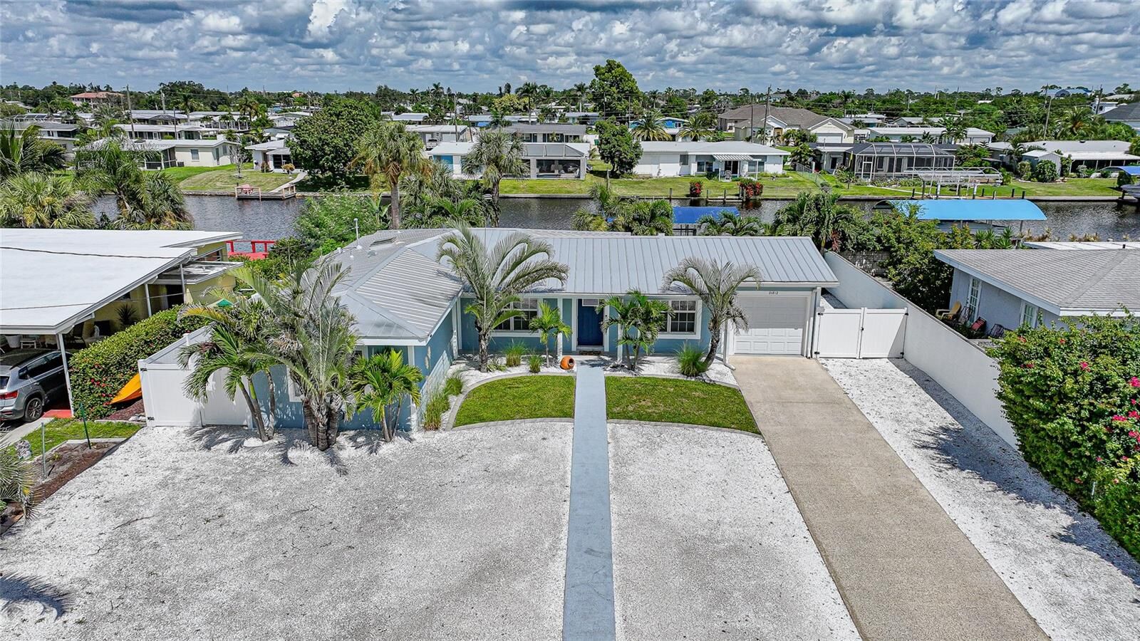 Property Photo:  21812 Edgewater Drive  FL 33952 