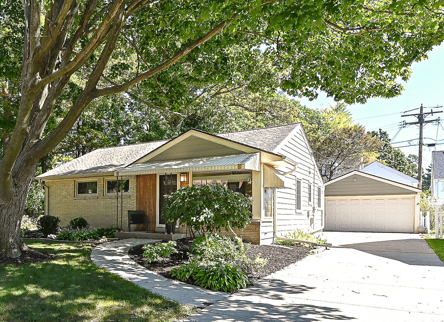 Property Photo:  532 N 117th St  WI 53226