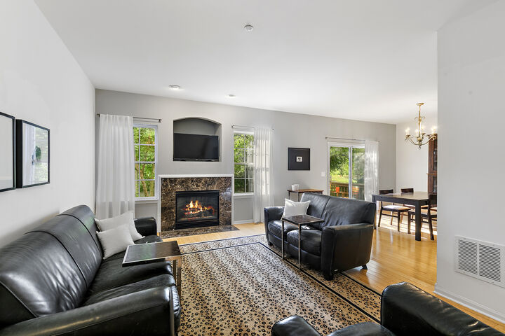 Property Photo:  1823 Kelberg Avenue  IL 60192 