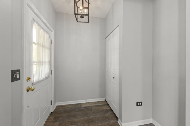 Property Photo:  3220 Bromley Lane  IL 60502 