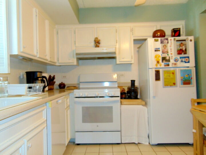 Property Photo: 6221 N Niagara Avenue 105 IL 60631