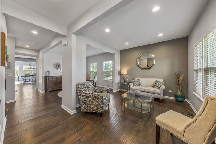 Property Photo:  1719 Moran Drive  IL 60404 