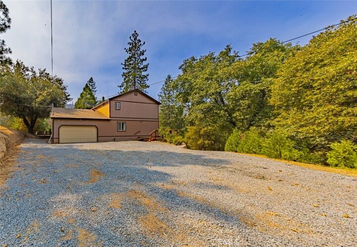 Property Photo:  52120 52136 Pettitt Road  CA 93644 