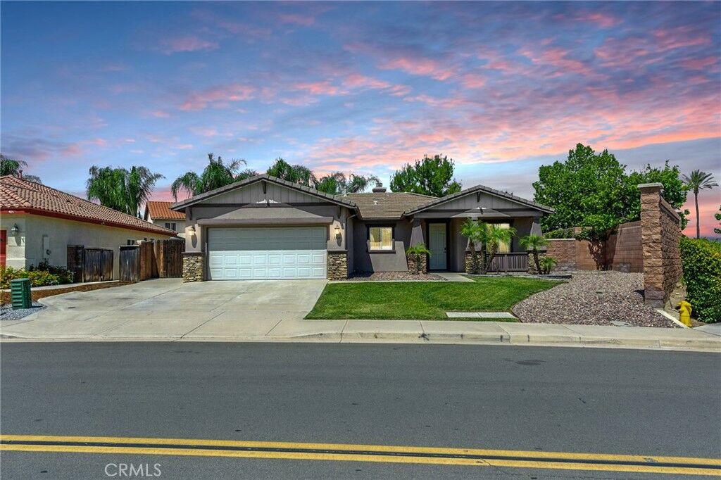 Property Photo:  33011 Breighton Wood Street  CA 92584 