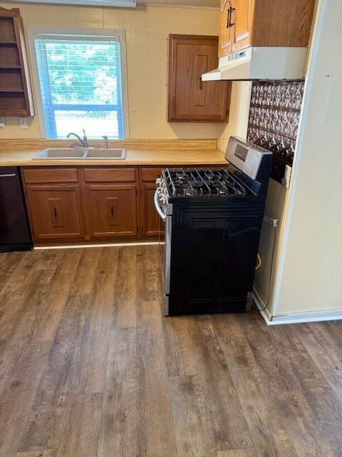 Property Photo: 860 Potters Ln TN 37040