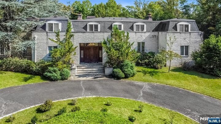 Property Photo:  132 Chestnut Ridge Road  NJ 07458 