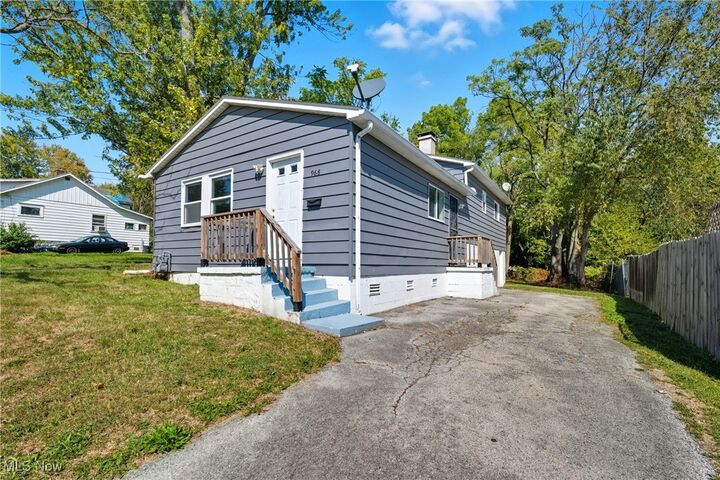 Property Photo:  968 Cameron Ave  OH 44502 