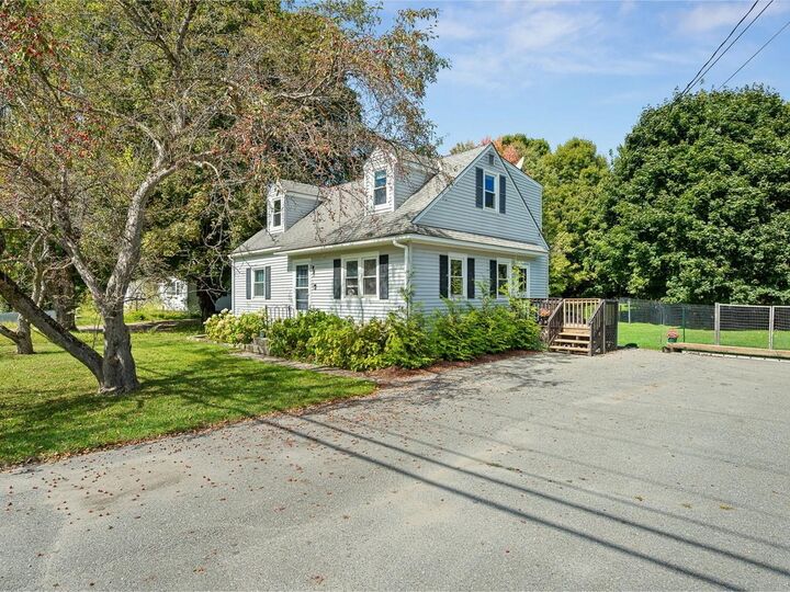 Property Photo:  165 Vt Route 15  VT 05465 