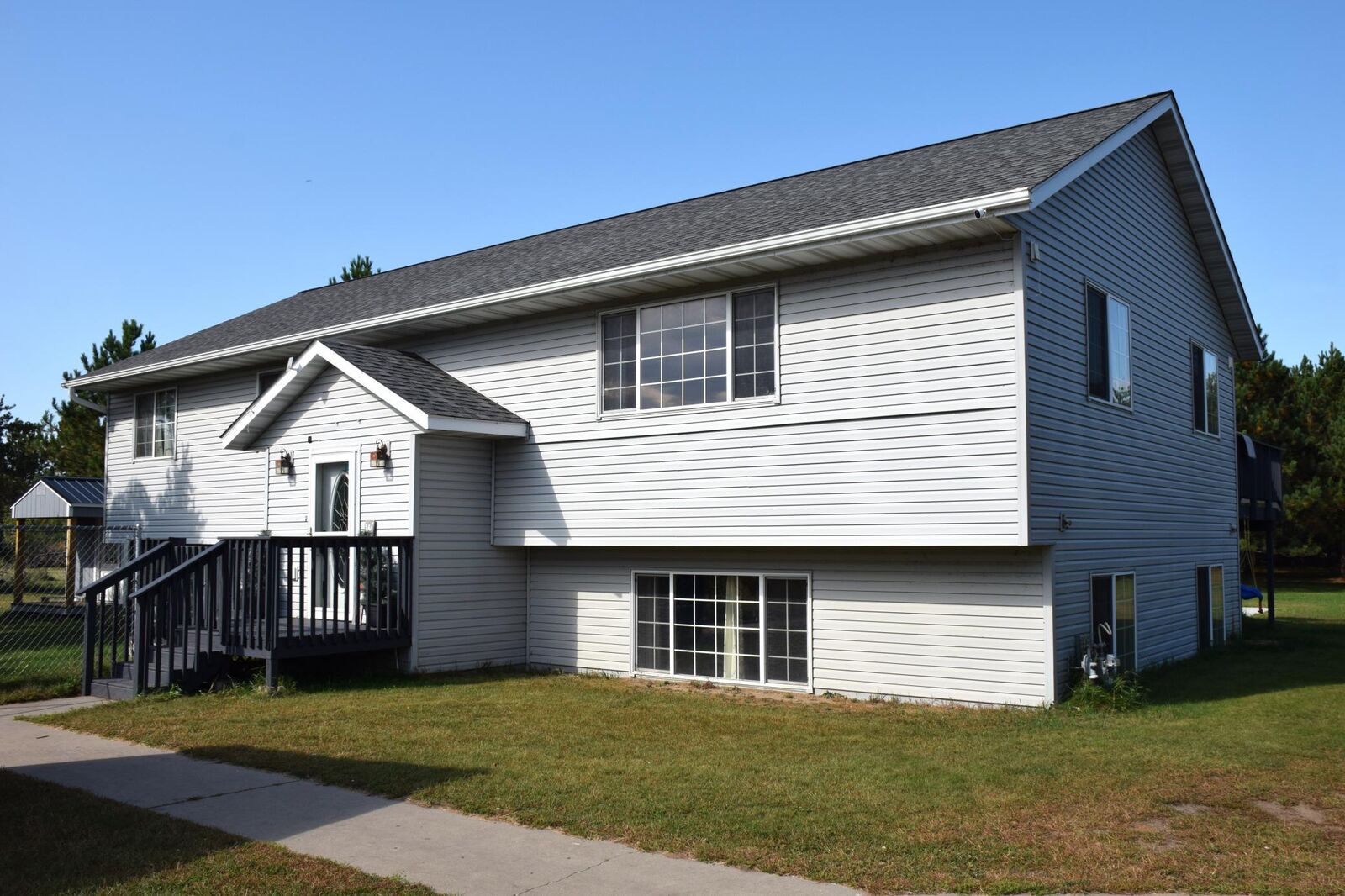 Property Photo:  913 Thomas Road SW  MN 56601 
