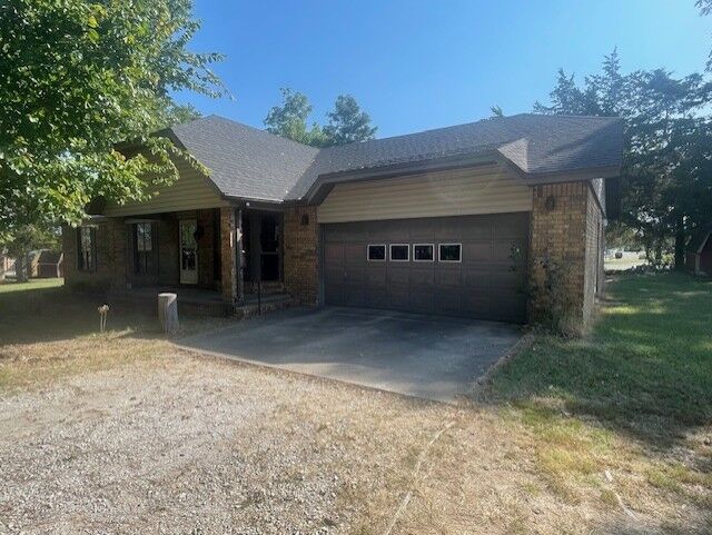 Property Photo: 1001 S 13th Street AR 72758