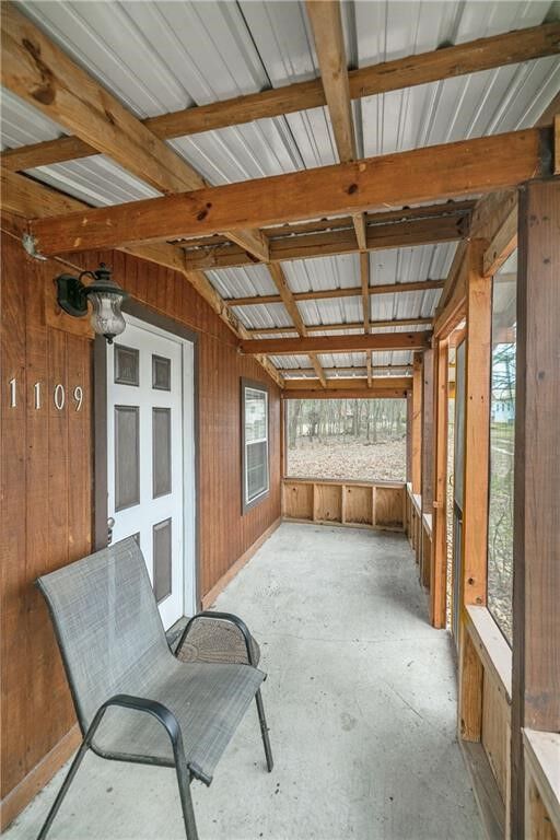 Property Photo:  
