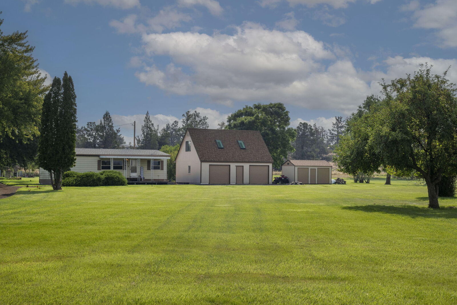 Property Photo:  3680 NE Walnut Drive  OR 97756 