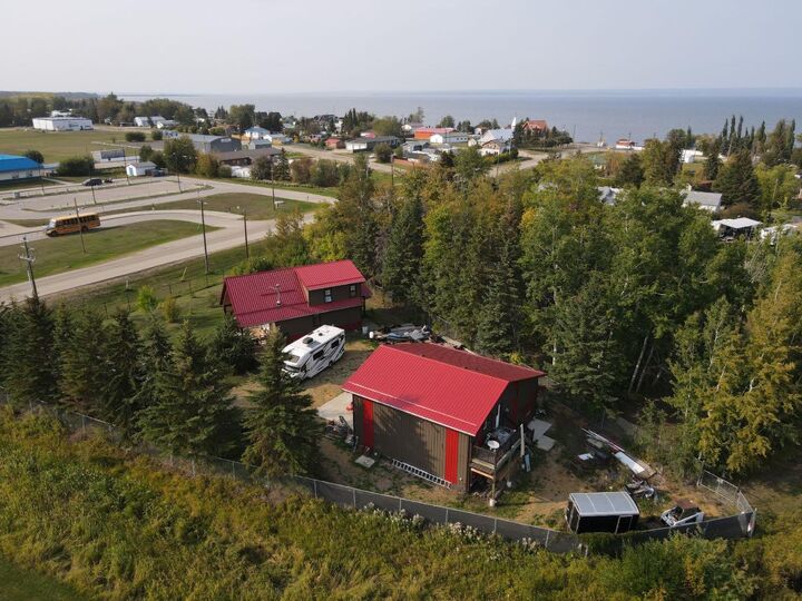 Property Photo: #7 Lakeview Drive AB T0G 1J0