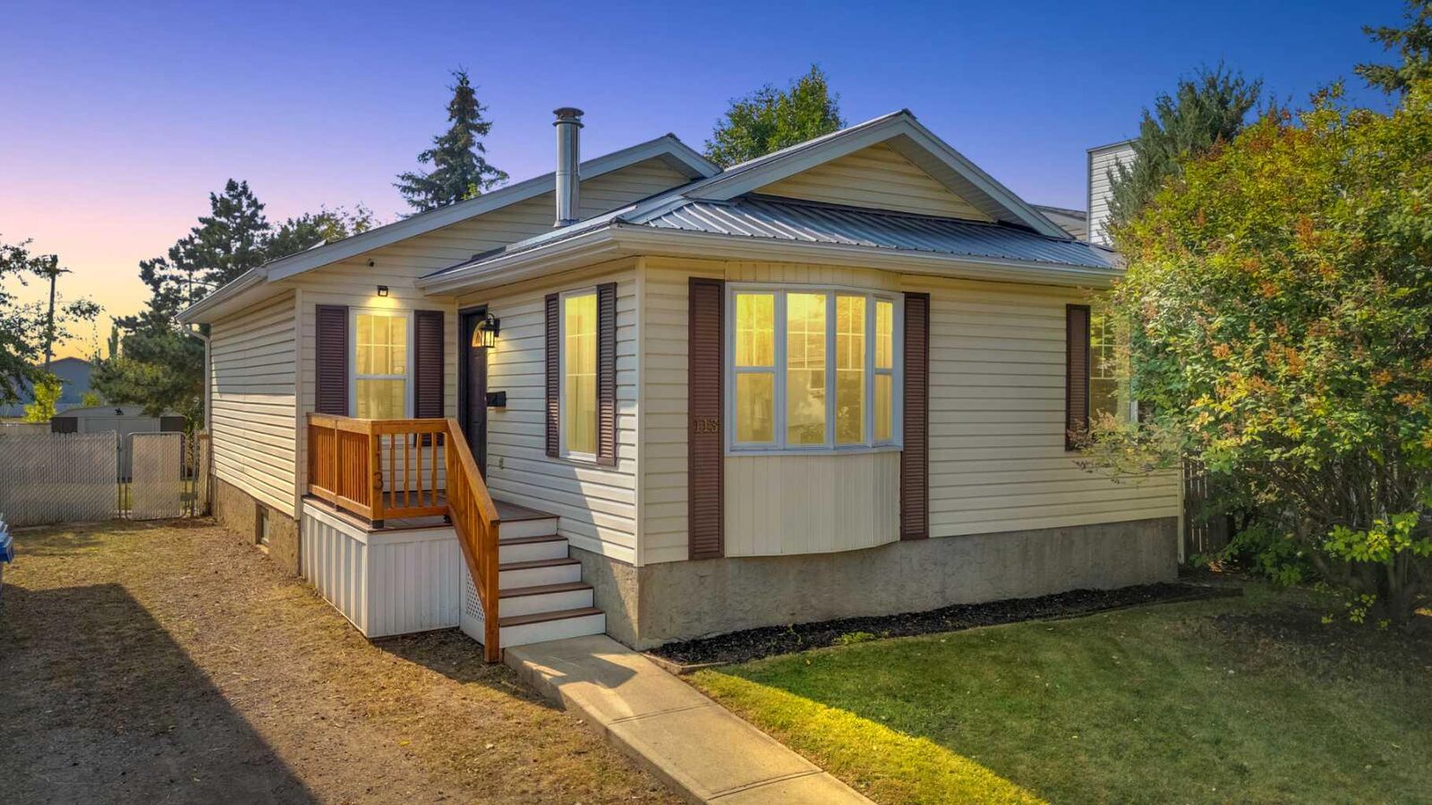 Property Photo:  113 Crawford Street  AB T4P 2G4 