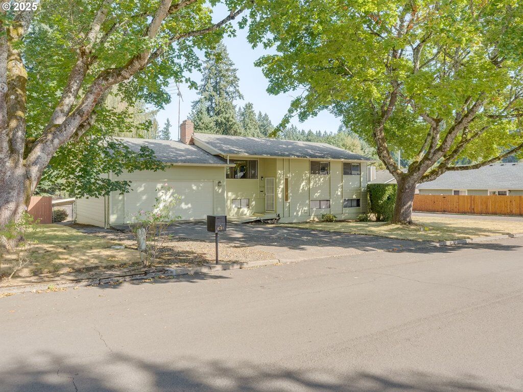 Property Photo:  4208 NE 105th St  WA 98686 