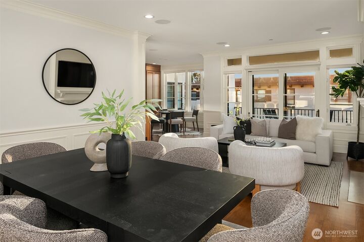 Property Photo:  701  1st Street S  WA 98033 