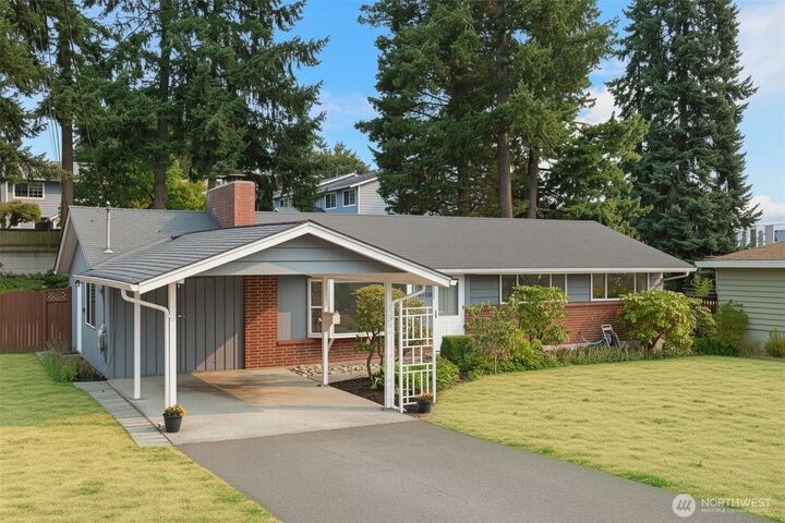 Property Photo:  7515 SW 215th Street  WA 98026 