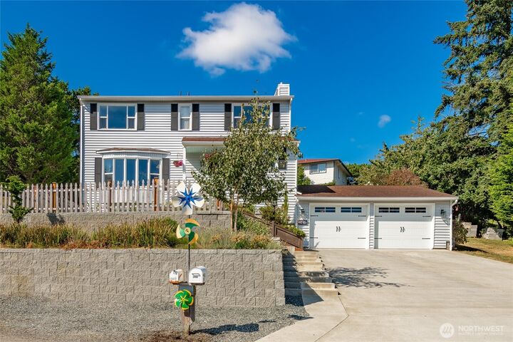Property Photo:  2406  Heights Drive  WA 98248 