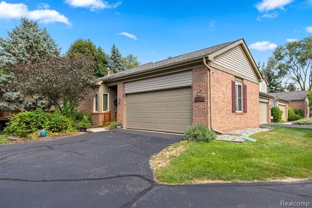 6546 Quail Run Circle  Westland MI 48185 photo