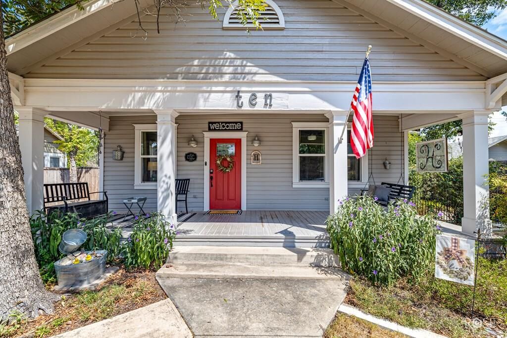 Property Photo: 10 N Jefferson St TX 76901