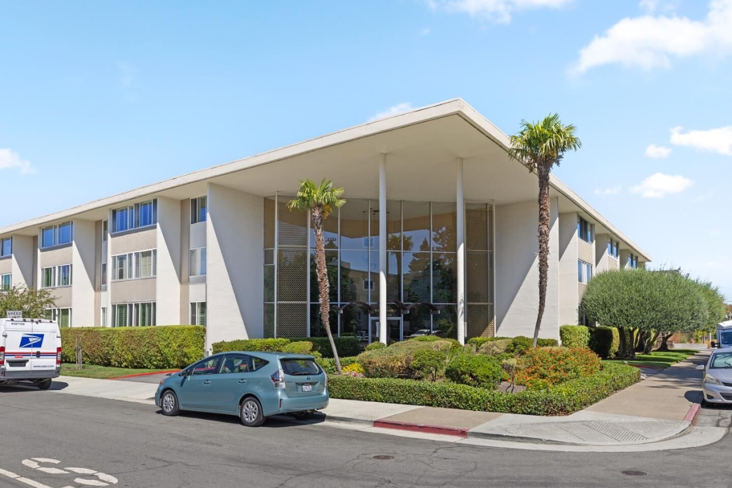 Property Photo: 200 Elm Street 107 CA 94401