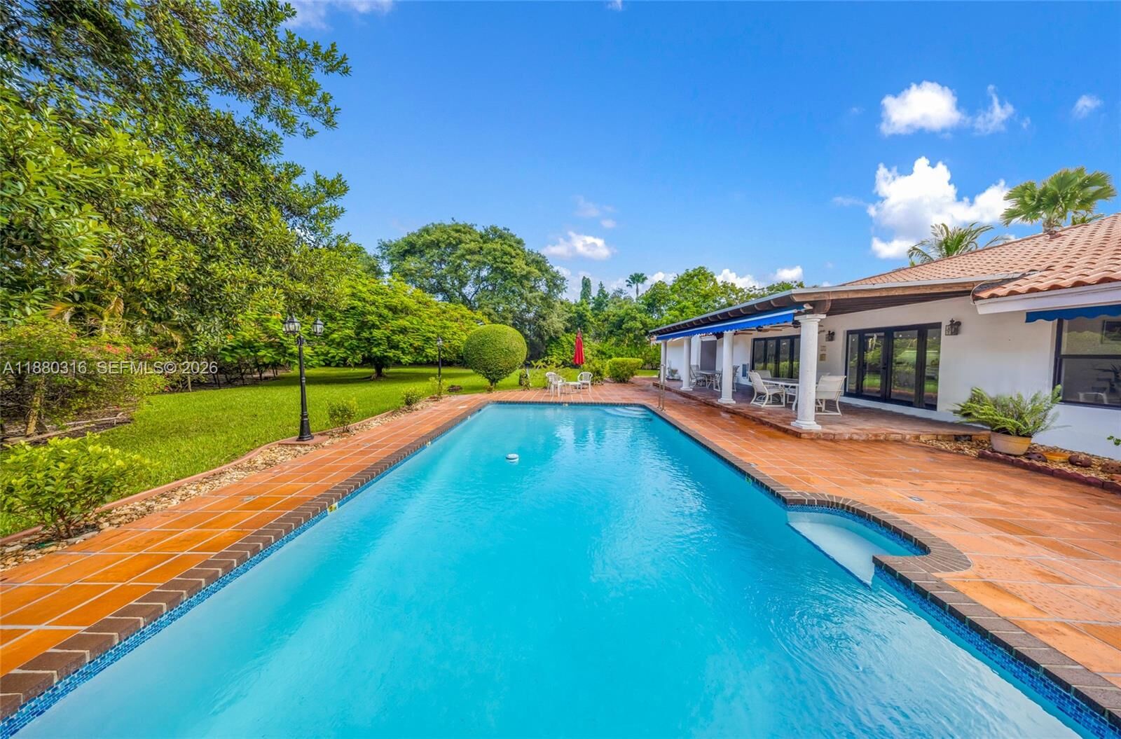 Property Photo:  10204 SW 96th Ct  FL 33176 