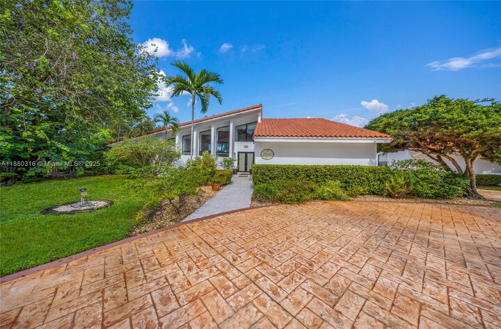 10204 SW 96th Ct  Miami FL 33176 photo