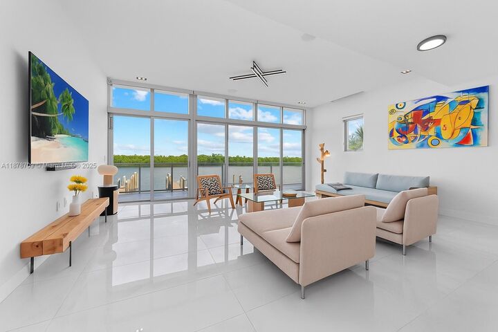 Property Photo:  2890 N Ocean Dr  FL 33019 