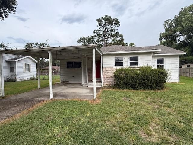 Property Photo: 113 Azalea TX 77630