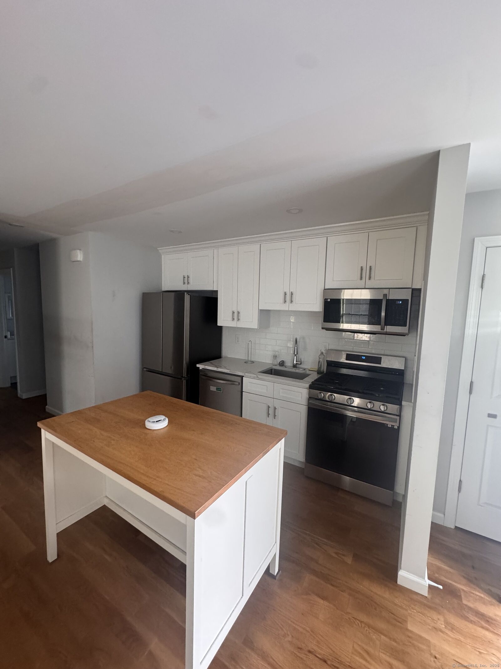 Property Photo:  562 Norman Street  CT 06605 