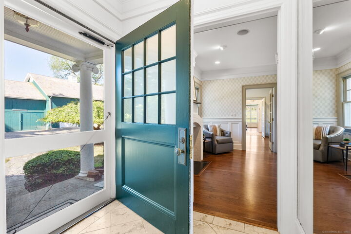 Property Photo:  221 Greens Farms Road  CT 06880 