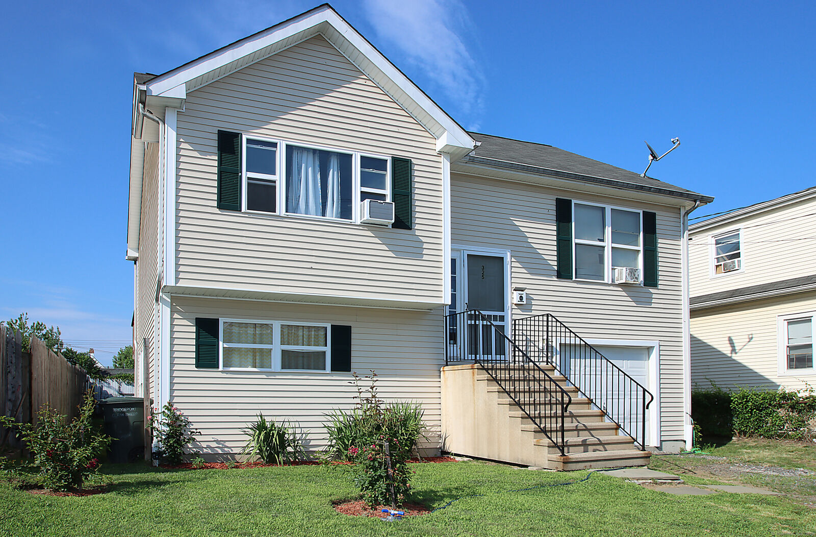 Property Photo:  325 Jefferson Street  CT 06607 