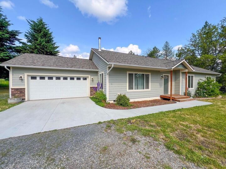 Property Photo: 395-A Old Dominion Rd WA 99114