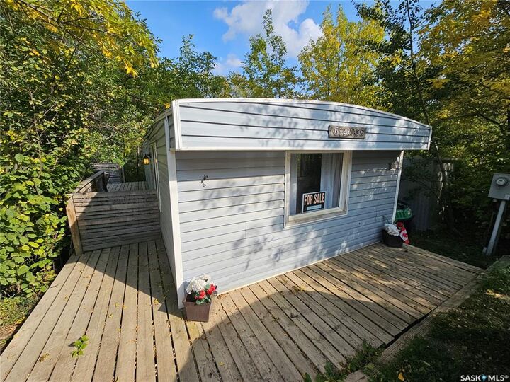 Property Photo:  189 9th Street  SK S0C 0R0 