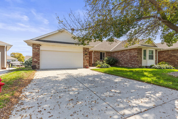 Property Photo:  1017 Shoal Pointe Drive  IA 51510 