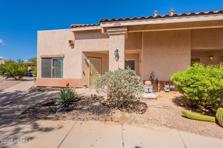 Property Photo:  1558 N Paseo La Tinaja  AZ 85614 