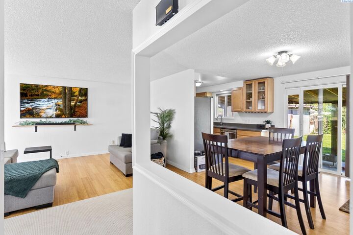 Property Photo: 721 E 15th Ave WA 99337