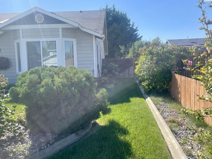 Property Photo:  4602 Campolina Ln.  WA 99301 