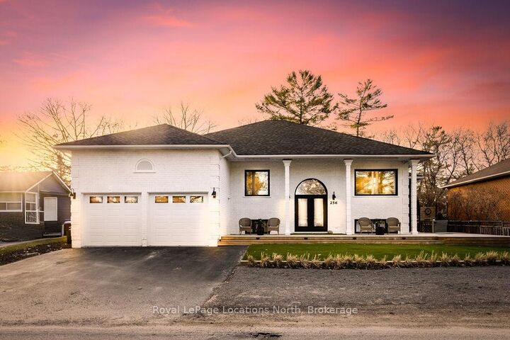 256 Old Mosley Street  Wasaga Beach ON L9Z 2J2 photo
