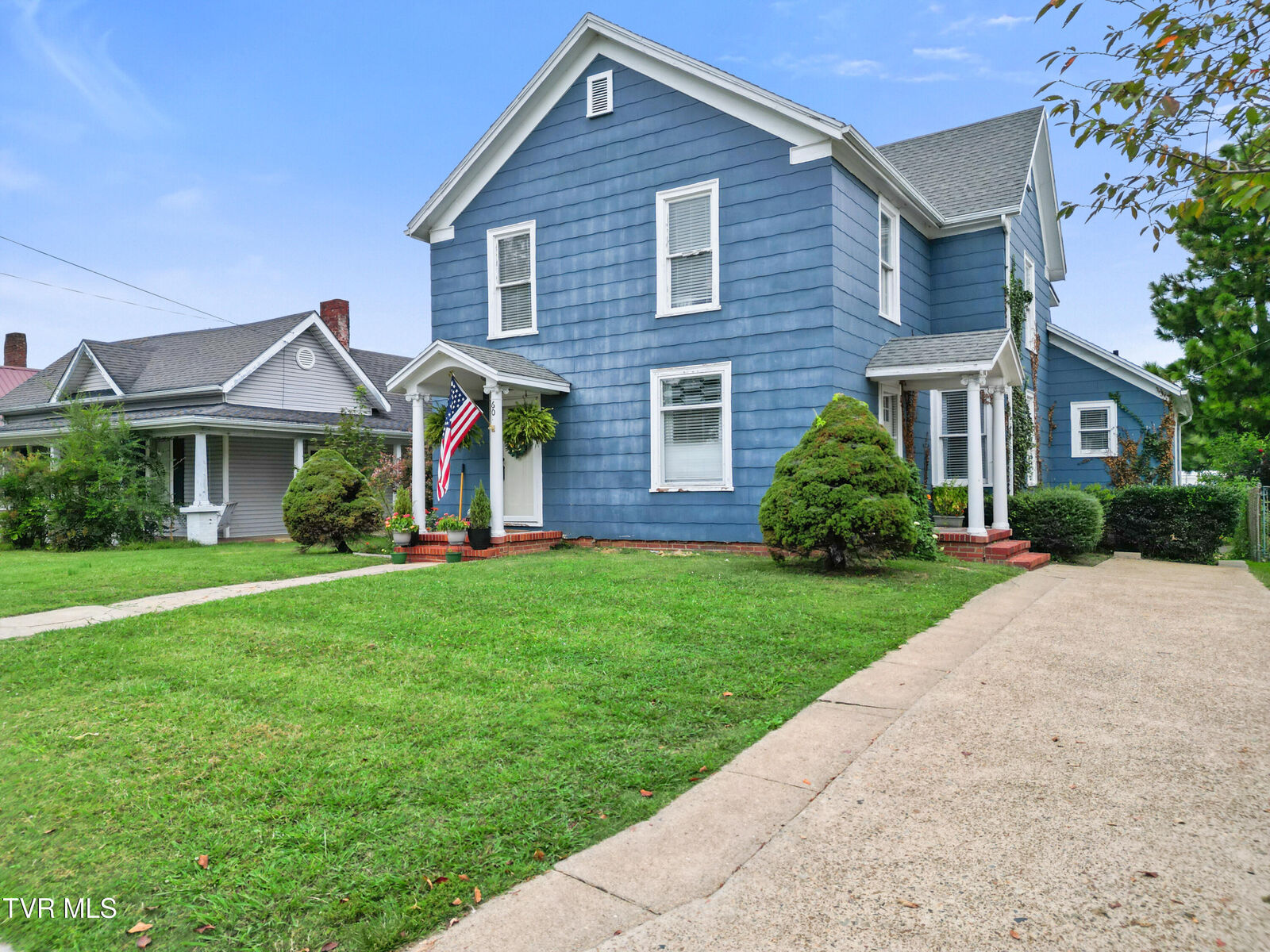 Property Photo: 606 West Main Street TN 37743